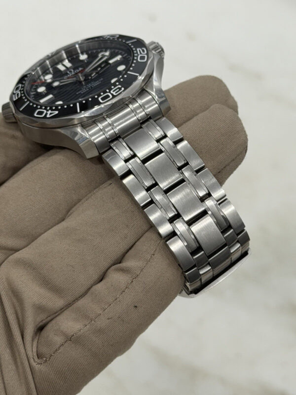 2022 Omega Seamaster Professional 300m Diver Black Ceramic 210.30.42.20.01.001