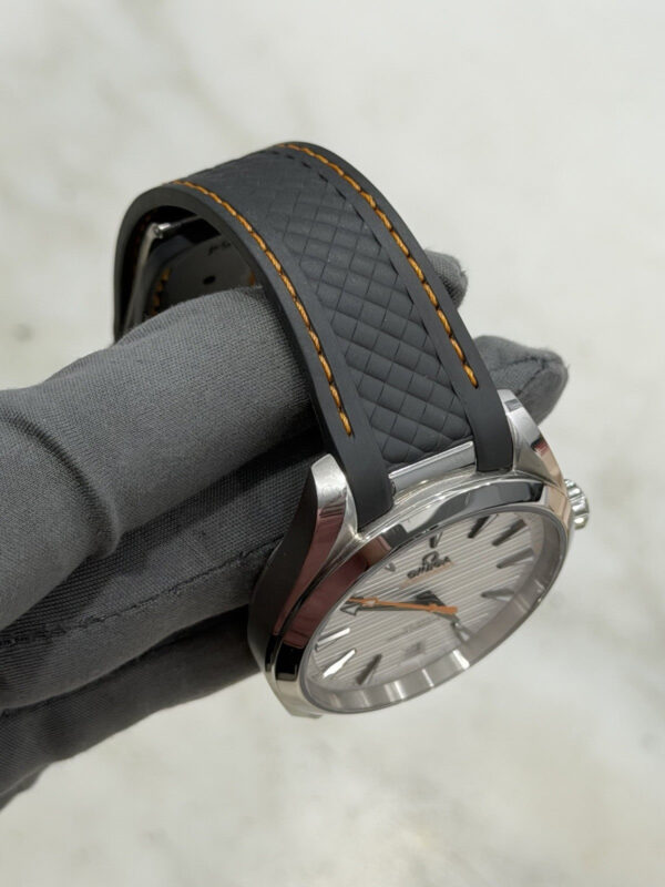 2023 Omega Seamaster Aqua Terra Automatic Rubber Strap Watch 220.12.41.21.02.002