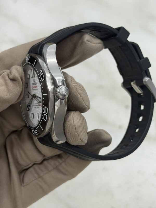 2020 Omega Seamaster Steel White Dial 42mm Automatic Watch 210.32.42.20.04.001