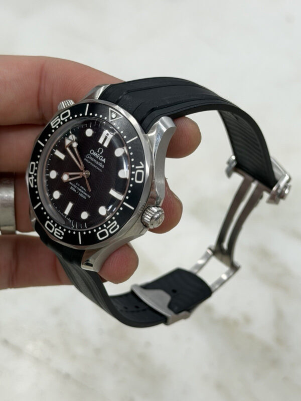 57_824a44d7-76e4-49b1-a7fa-a202016e31f8 Omega Seamaster Diver Stainless Steel Black Dial 42mm Watch 210.32.42.20.01.003