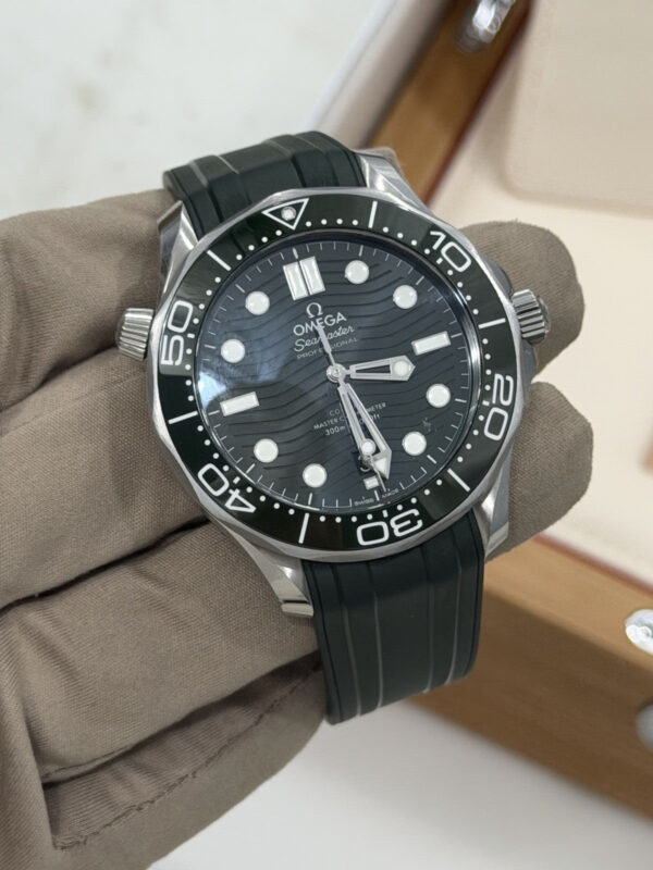 57_8a417856-86ce-4ff2-b9b6-fed197de9f9a Omega Seamaster Diver Steel Green Dial 42mm Automatic Watch 210.32.42.20.10.001