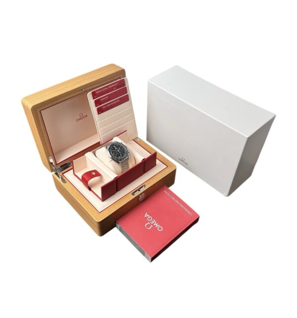 57_c61cf798-4a2e-4af7-8d22-ba11dae947d5 NEW 2025 Omega Speedmaster Meteorite Dial 43mm Manual Mens 304.30.43.52.01.001